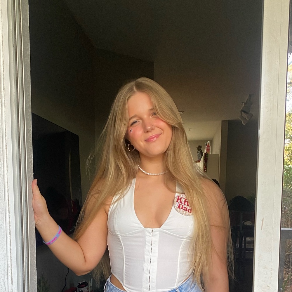 Meet your Posher, Mia